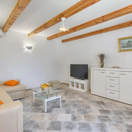 Nyaraló Ladonja *